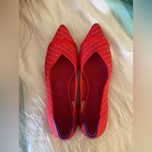 🔥 NWOT- Sz. 9 - Rothy’s Pointed Flats in Pomegranate Pop